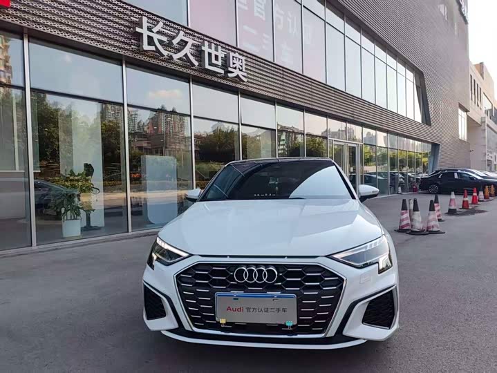 Audi A3L Limousine 35 TFSI Sport