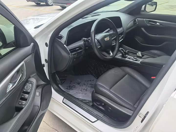 Cadillac CT5 28T Platinum