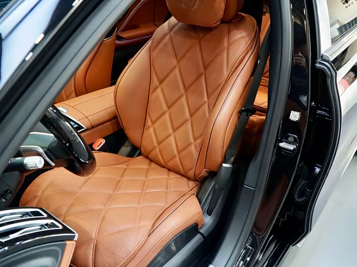 Mercedes-Maybach 