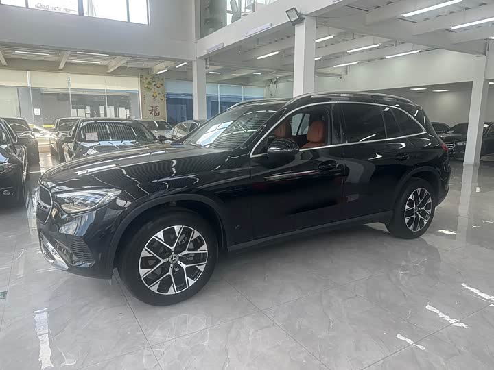 Mercedes-Benz GLC 260 L 4MATIC Dynamic 5-Seater