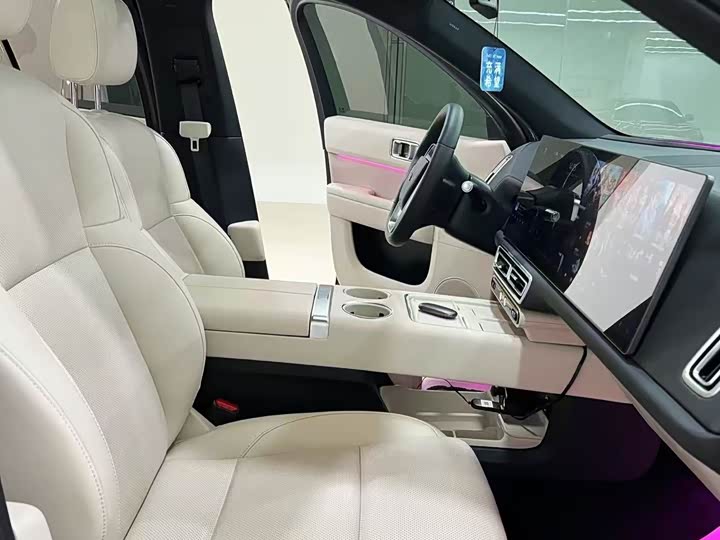 Li Auto L6