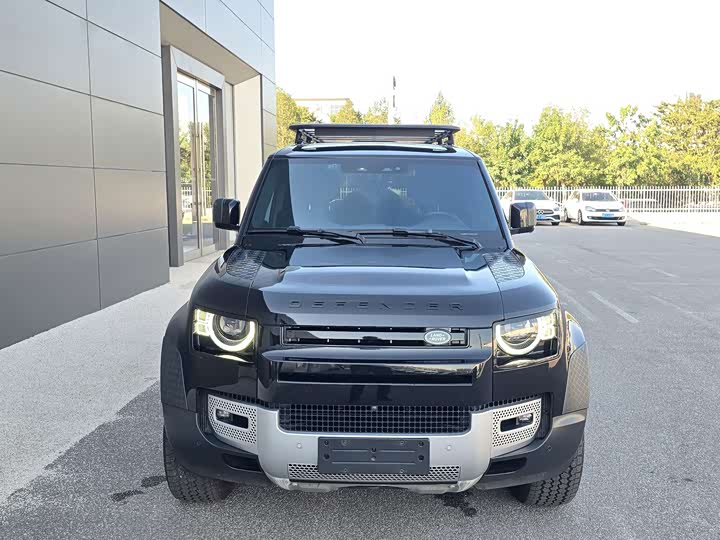 Land Rover Defender 110