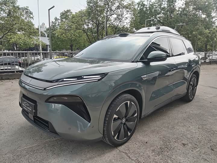 BYD Tang L DM 175 km Drone Player