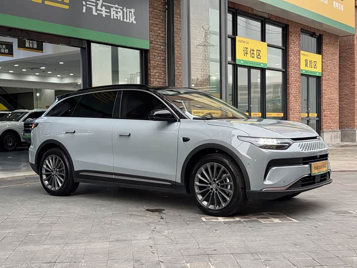 Leapmotor C11 EREV 300 Premium