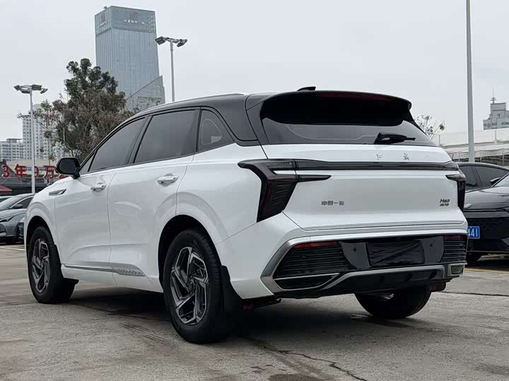 Hongqi HS3