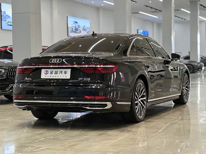 Audi A8L 55 TFSI quattro Flagship