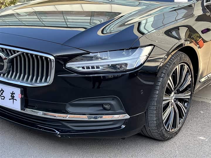 Volvo S90 B5 Zhiya Luxury