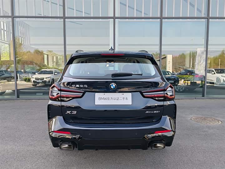 BMW X3 xDrive30i Leading M Night Package Facelift