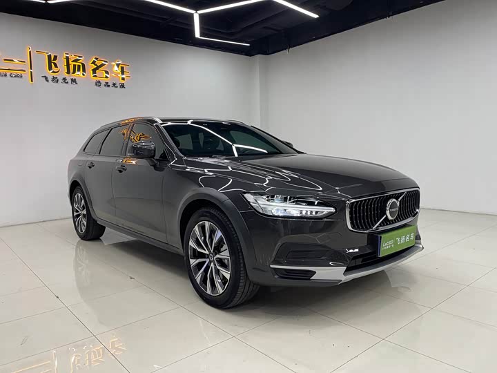 Volvo V90 Cross Country B5