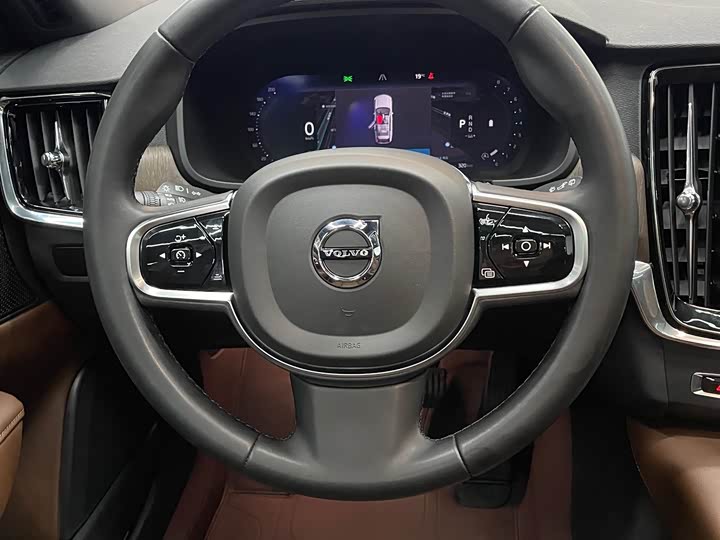 Volvo V90 Cross Country B5