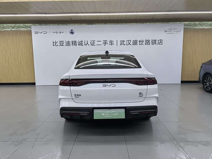 BYD Qin L DM-i Smart Driving 120 km Leading