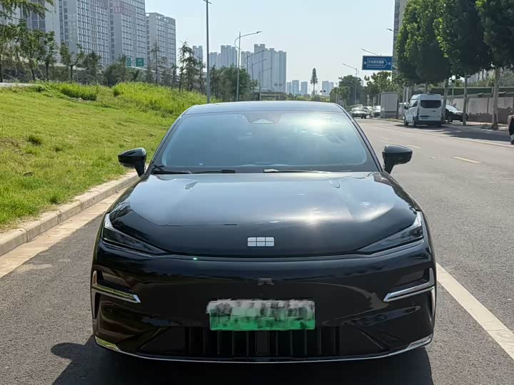 Geely Galaxy Xingyao 8 130 km EM-i Premium