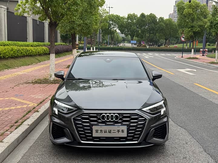 Audi A3L Limousine 35 TFSI Sport