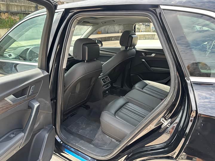 Audi Q5L 40 TFSI Luxury Dynamic