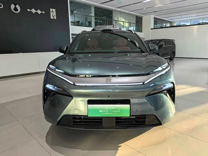 BYD Tang L DM 175 km Drone Player