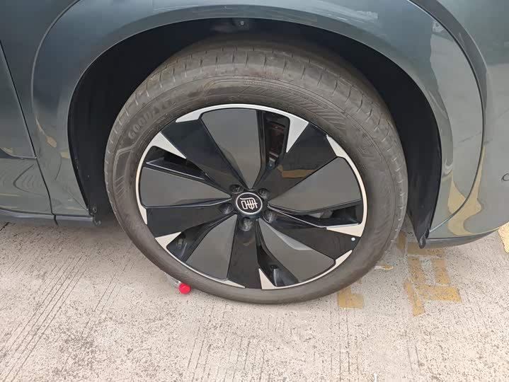 BYD Tang L DM 175 km Drone Player
