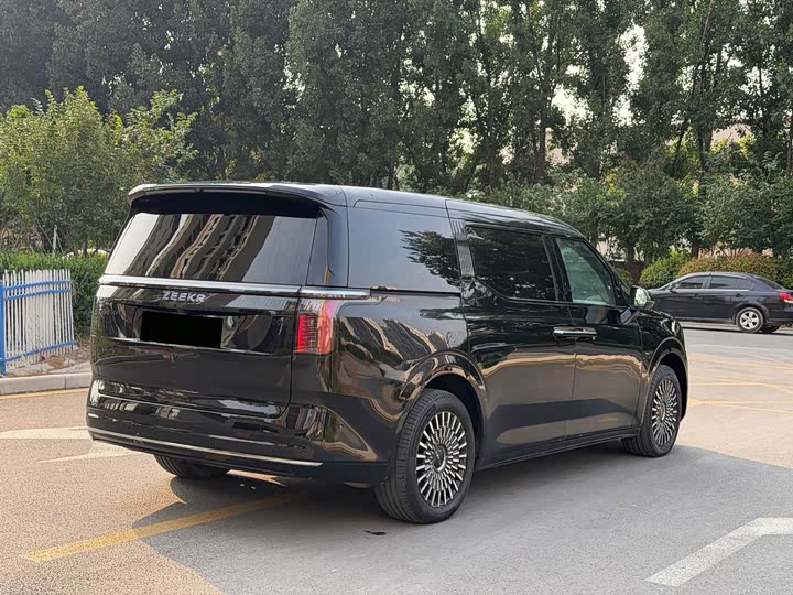 Zeekr 009 6-seat Executive