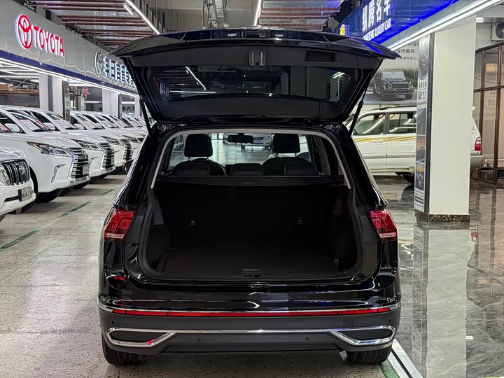 Volkswagen Tiguan L