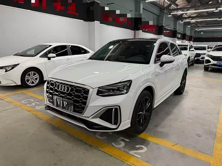 Audi Q2L