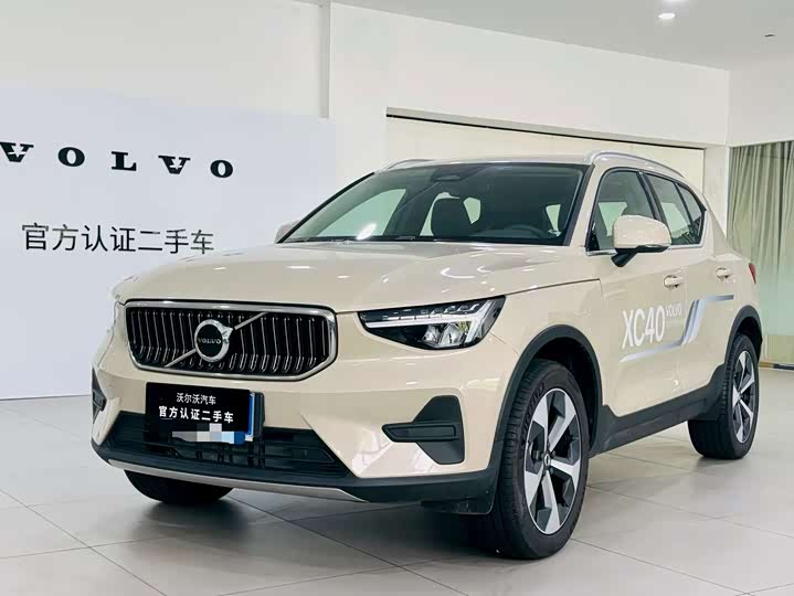Volvo XC40 B4