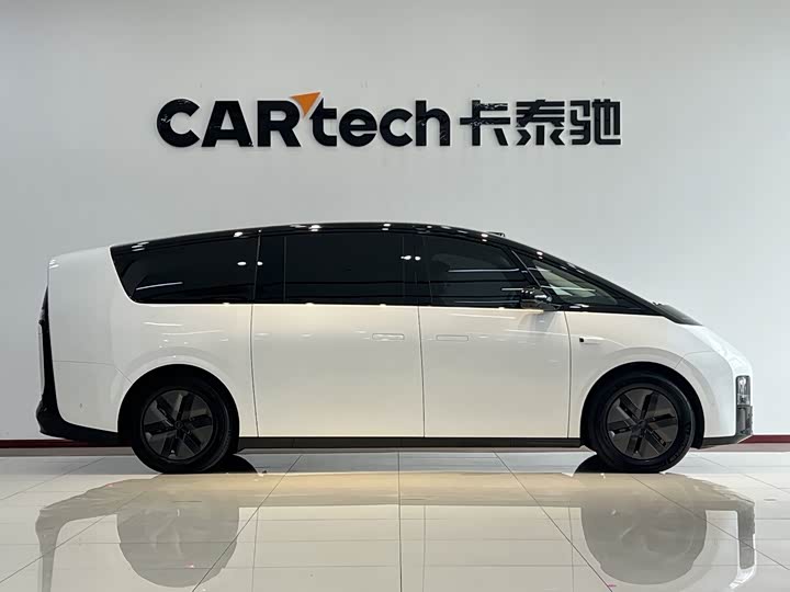 Li Auto MEGA Home Family Special Edition