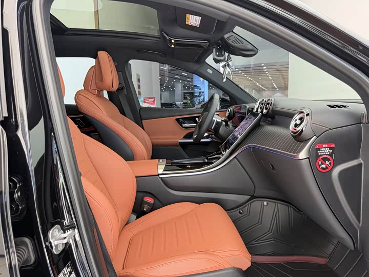 Mercedes-Benz GLC 300 L 4MATIC Luxury 5-Seater