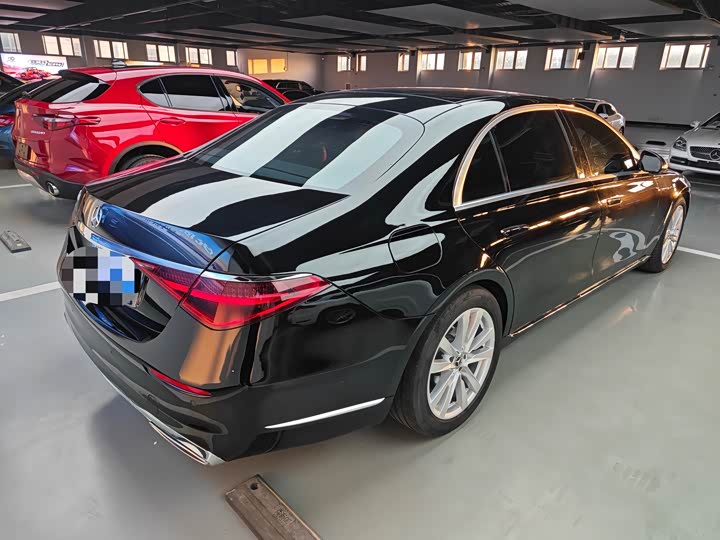Mercedes-Benz S-Class S 400 L Luxury (2024 Facelift)