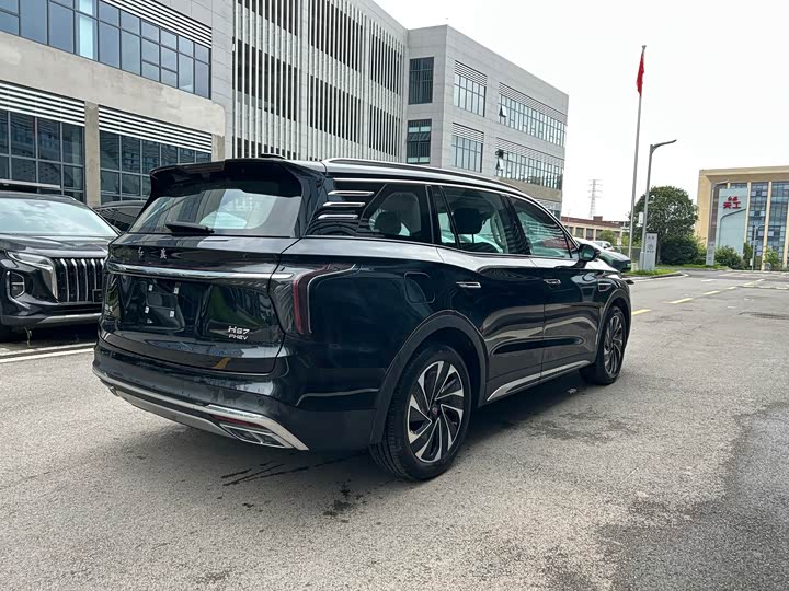 Hongqi HS7