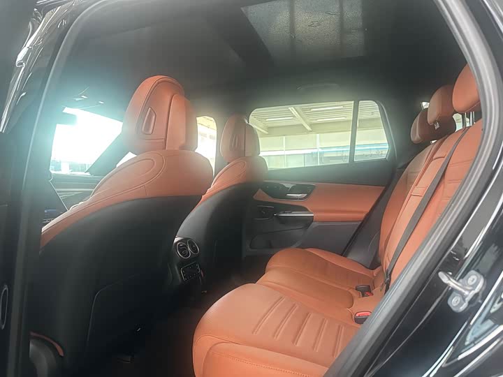 Mercedes-Benz GLC 260 L 4MATIC Dynamic 5-Seater