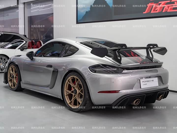 Porsche 718 Cayman GT4 RS