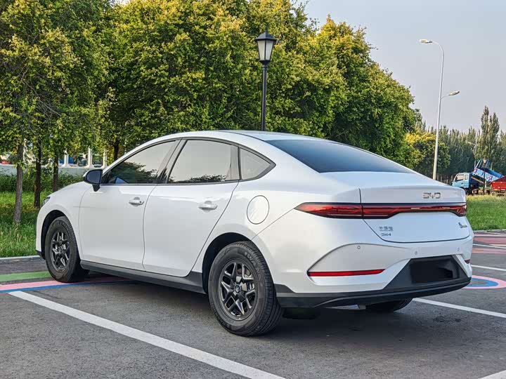 BYD Qin PLUS DM-i Smart Drive 55 km Leading