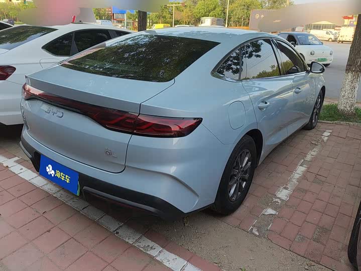 BYD Qin L DM-i 80 км Leading