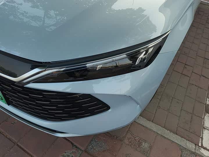 BYD Qin L DM-i 80 км Leading