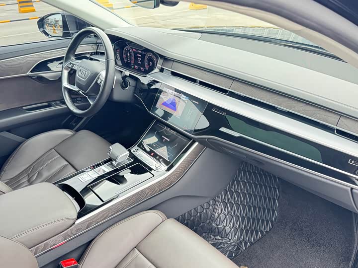 Audi A8L 45 TFSI quattro Luxury