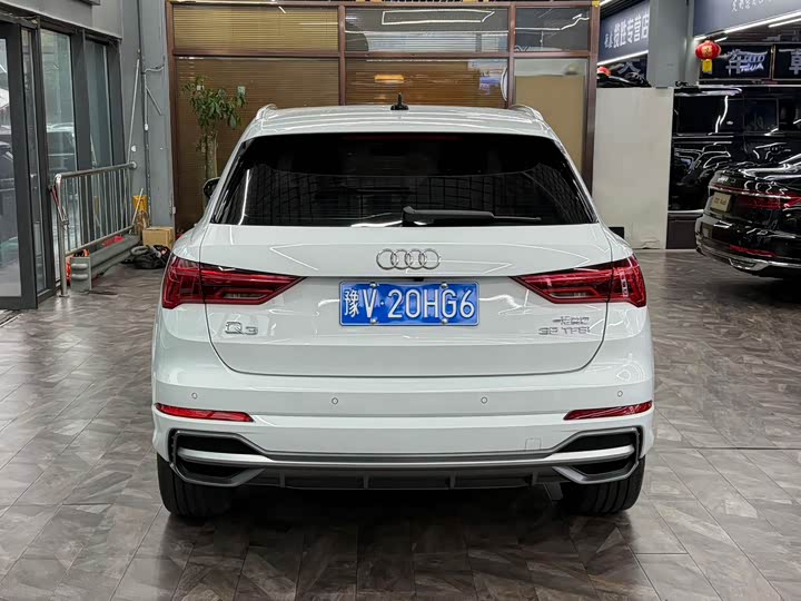 Audi Q3 35 TFSI Fashion Dynamic (1.4T)