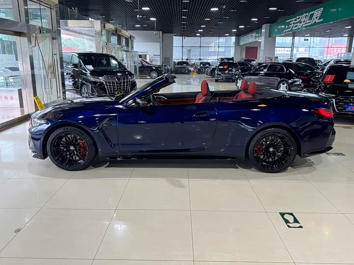 BMW M4 Convertible Coupe M x Drive