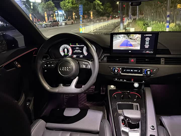 Audi A4L 40 TFSI Luxury Sport