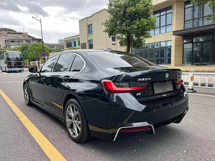 BMW i3 eDrive 35 L