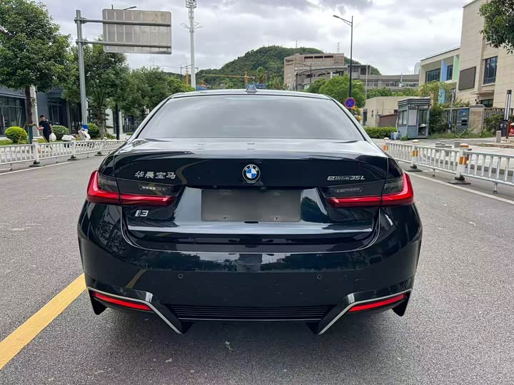 BMW i3 eDrive 35 L