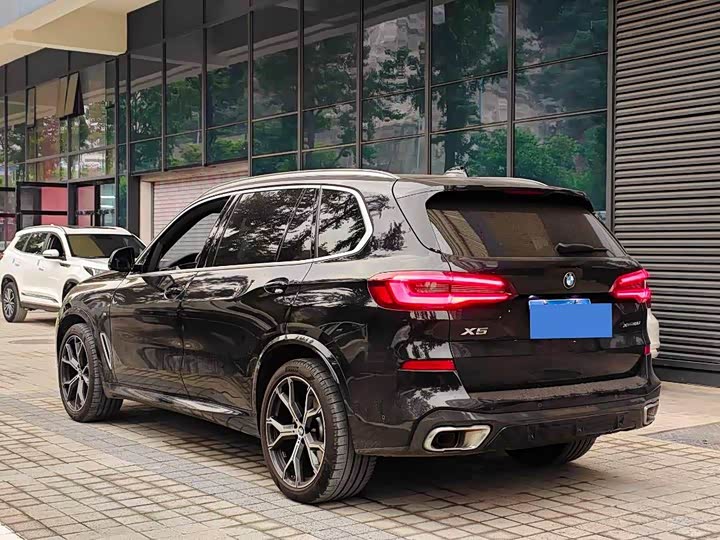 BMW X5 xDrive30Li M Sport