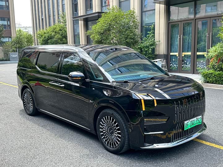 Zeekr 009 6-seat Executive