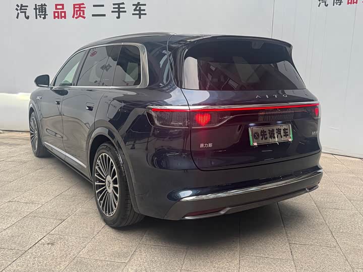 Aito M8 EREV Ultra 53.4 kWh 5-Seater (192-Line LiDAR)