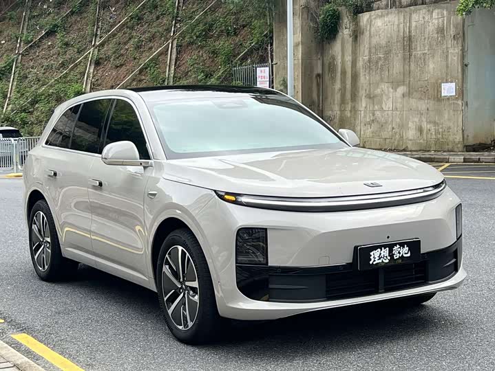 Li Auto L6