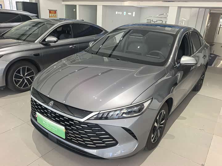 BYD Qin PLUS DM-i Smart Drive 120 km Chaoyue