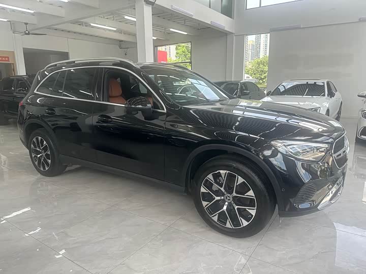 Mercedes-Benz GLC 260 L 4MATIC Dynamic 5-Seater