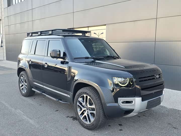Land Rover Defender 110