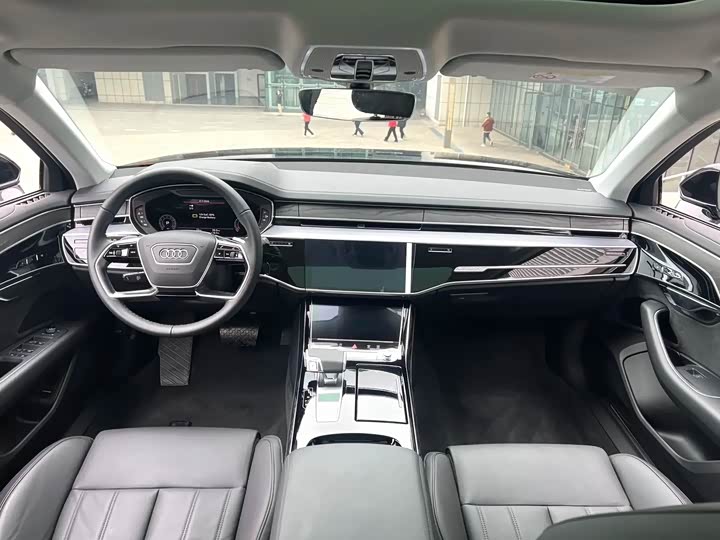 Audi A8L 45 TFSI quattro Luxury