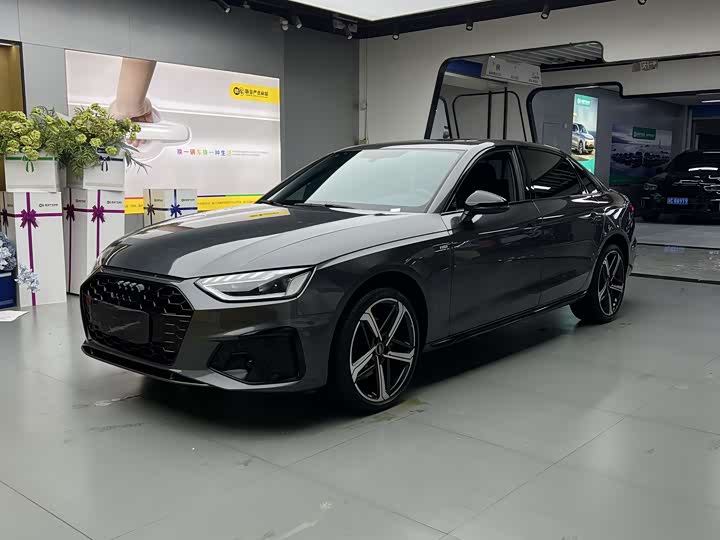 Audi A4L 40 TFSI Luxury Sport