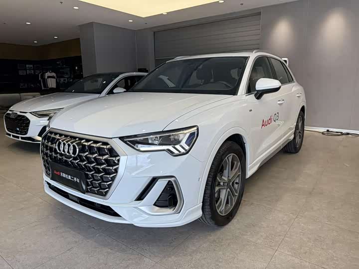 Audi Q3 40 TFSI Sport Dynamic