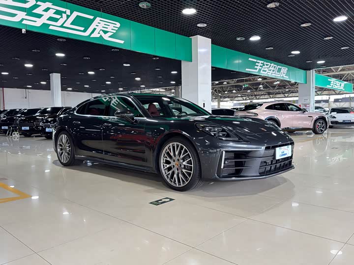 Porsche Panamera 4